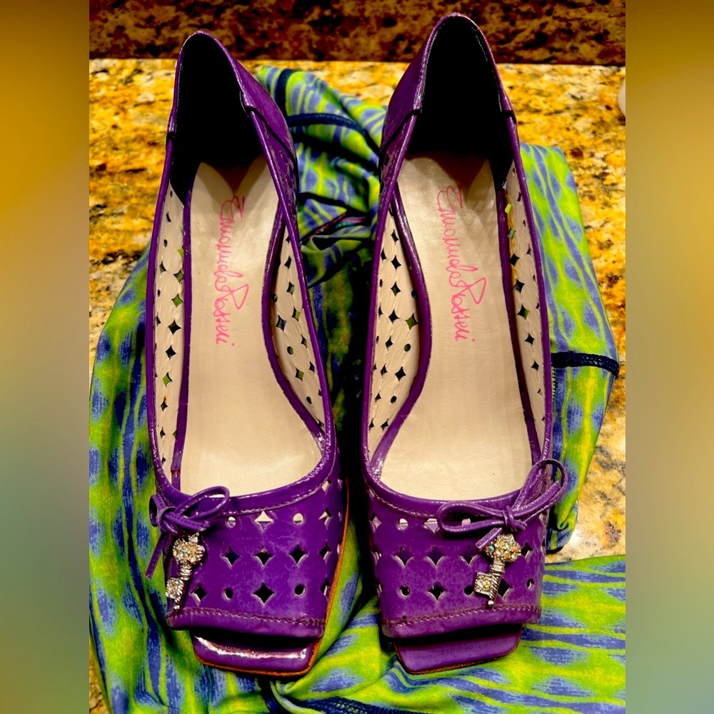 SOLD Emanuela Passeri purple pump heel